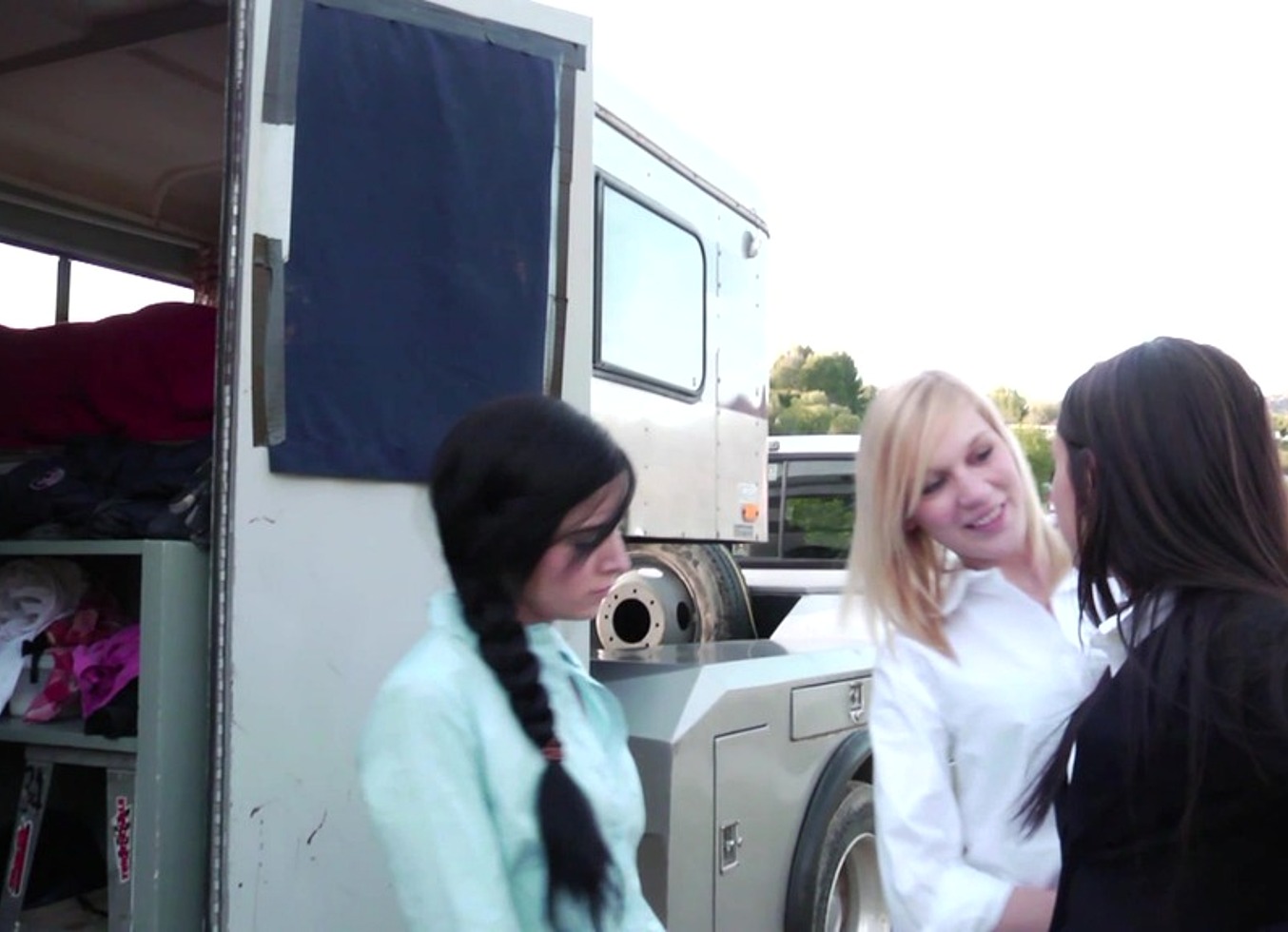 Lesbians Eat Pussy And Finger Each Other In A Hot And Horny Threesome