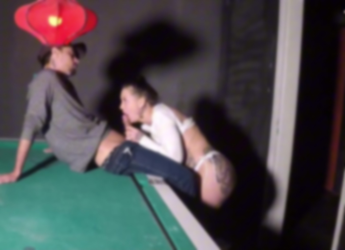 Apostou O Rabo Dela Na Partida De Sinuca