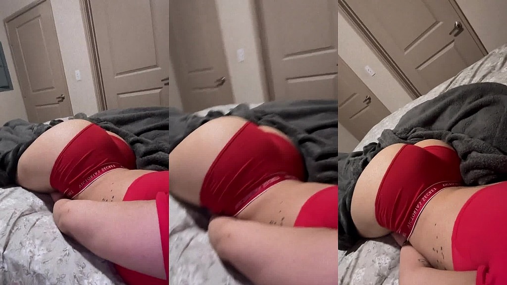 perfect ass in booty shorts (Ashely Wild) perfect ass in booty shorts (Ashely Wild)