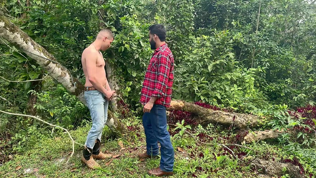 de ferias na fazenda, fiz o capataz encher meu cu de leite - parte i (Rodrigo Cirino, Joao Alves) de ferias na fazenda, fiz o capataz encher meu cu de leite - parte i (Rodrigo Cirino, Joao Alves)