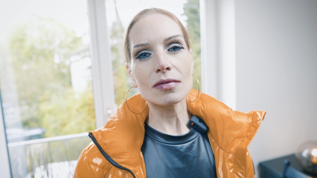 hot milf in nylons and winterjacket