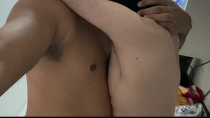 Sexo amador gay com motorista do uber, sexo bem antes que alguem chegasse em casa.