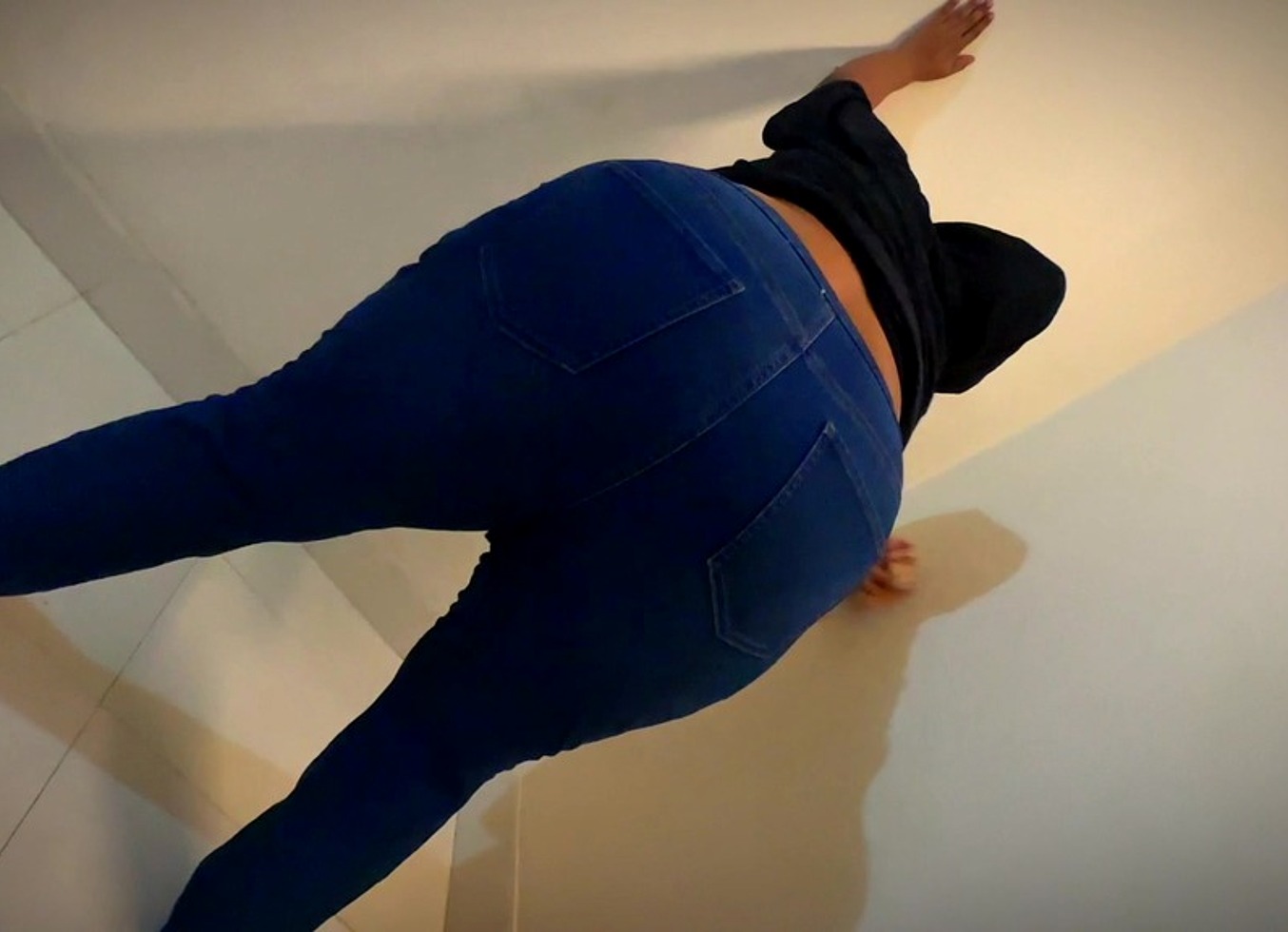 Turki Curvy Hot Muslim Stepmom Wearing Jeans Pant & Show Big Ass & Puffy Tits & Make Me Supper Horny