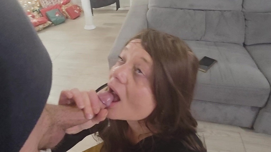 hier pour sa fete je lui taille une bonne grosse pipe dans ma nouvelle tenu (MILFSOFY, Windel gael) hier pour sa fete je lui taille une bonne grosse pipe dans ma nouvelle tenu (MILFSOFY, Windel gael)