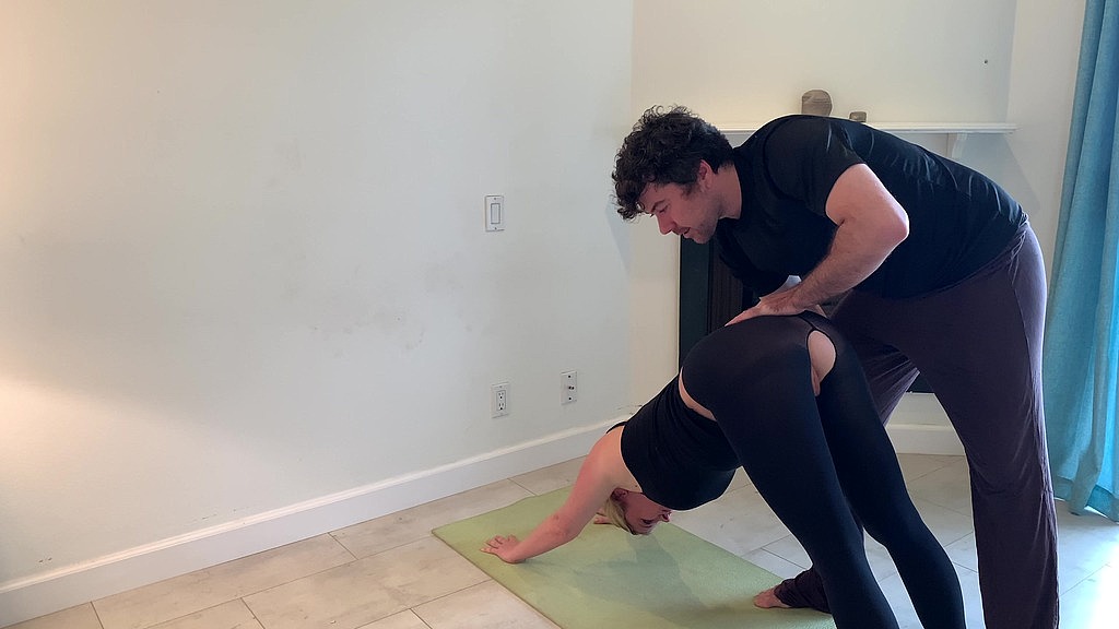 stepson helps stepmom with yoga and stretches her pussy (Erin Electra, Matthias Christ) stepson helps stepmom with yoga and stretches her pussy (Erin Electra, Matthias Christ)