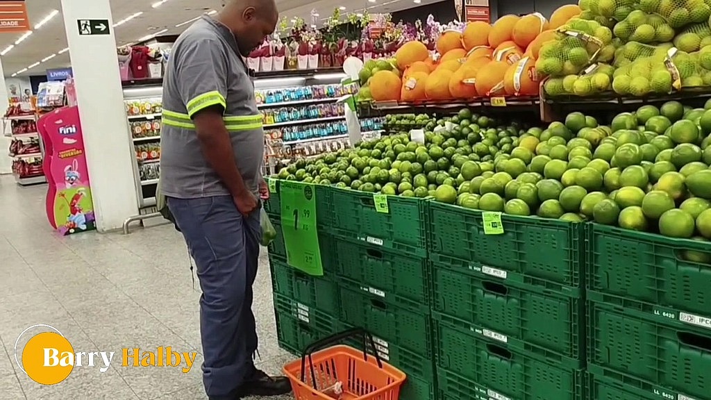 cacei o boy no mercado e deu o cu no banheiro do mercado (BarryHalby, TheBlackHunterr) cacei o boy no mercado e deu o cu no banheiro do mercado (BarryHalby, TheBlackHunterr)