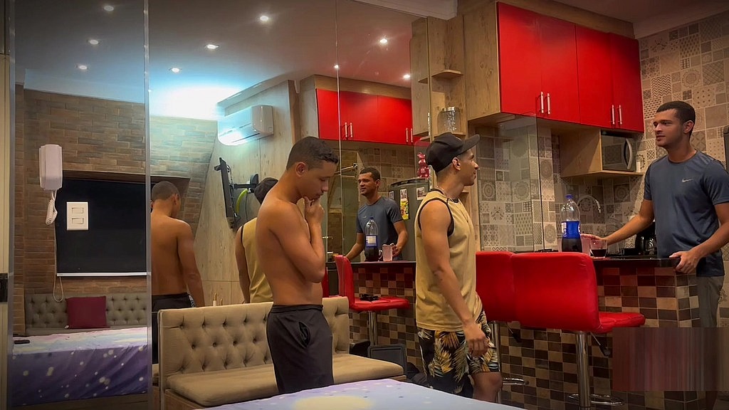 fui pego no flagra pelo marido enquanto meu amigo me mamava (Johny Will,Felipesouza19,Yuriputao) fui pego no flagra pelo marido enquanto meu amigo me mamava (Johny Will,Felipesouza19,Yuriputao)