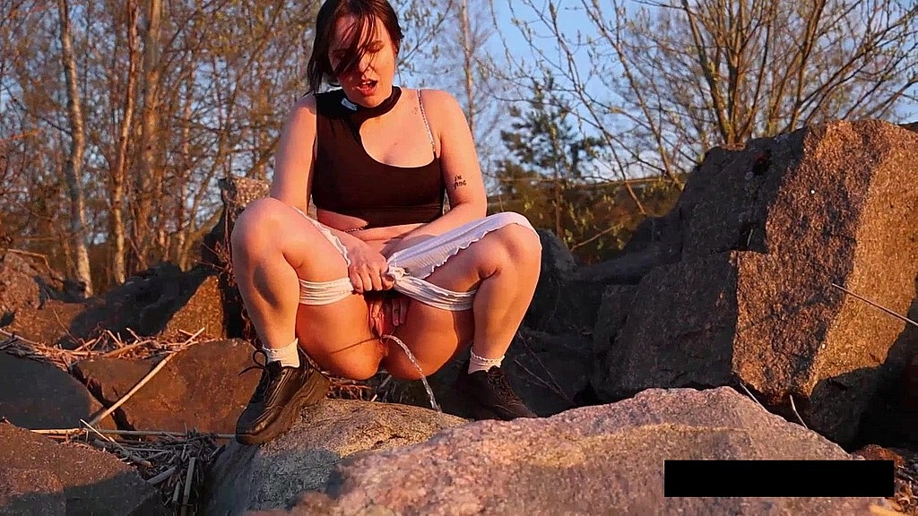 piss desperate violet (Violet Riltz) piss desperate violet (Violet Riltz)
