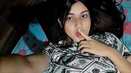 Hermanastra me pilla masturbandome en video