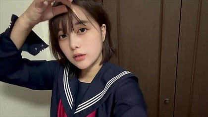 家族全員寝たのでやっとオナニーできる。お風呂入る前に汗臭い制服姿でディルドオナニーでイキまくりした。