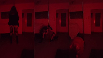 Caliente y juguetona provoca mientras se toca y mueve su cuerpo delante de ti