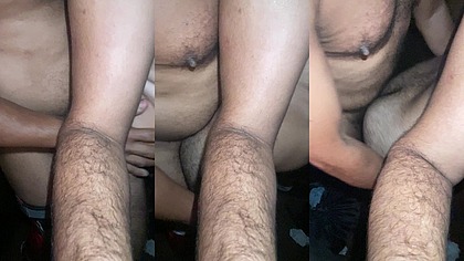 hetero dotado empurrou com forca seu imenso pau no pequeno buraco do passivo e ele gemeu.