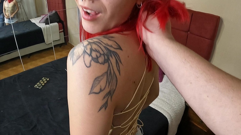 SarsBoy666, SatanicCandy: il mio vicino mi scopa forte il buco del culo mentre mio marito non è a casa. (AnalVids.com) my neighbor fucks my asshole hard while my husband is not home. (SarsBoy666, SatanicCandy)