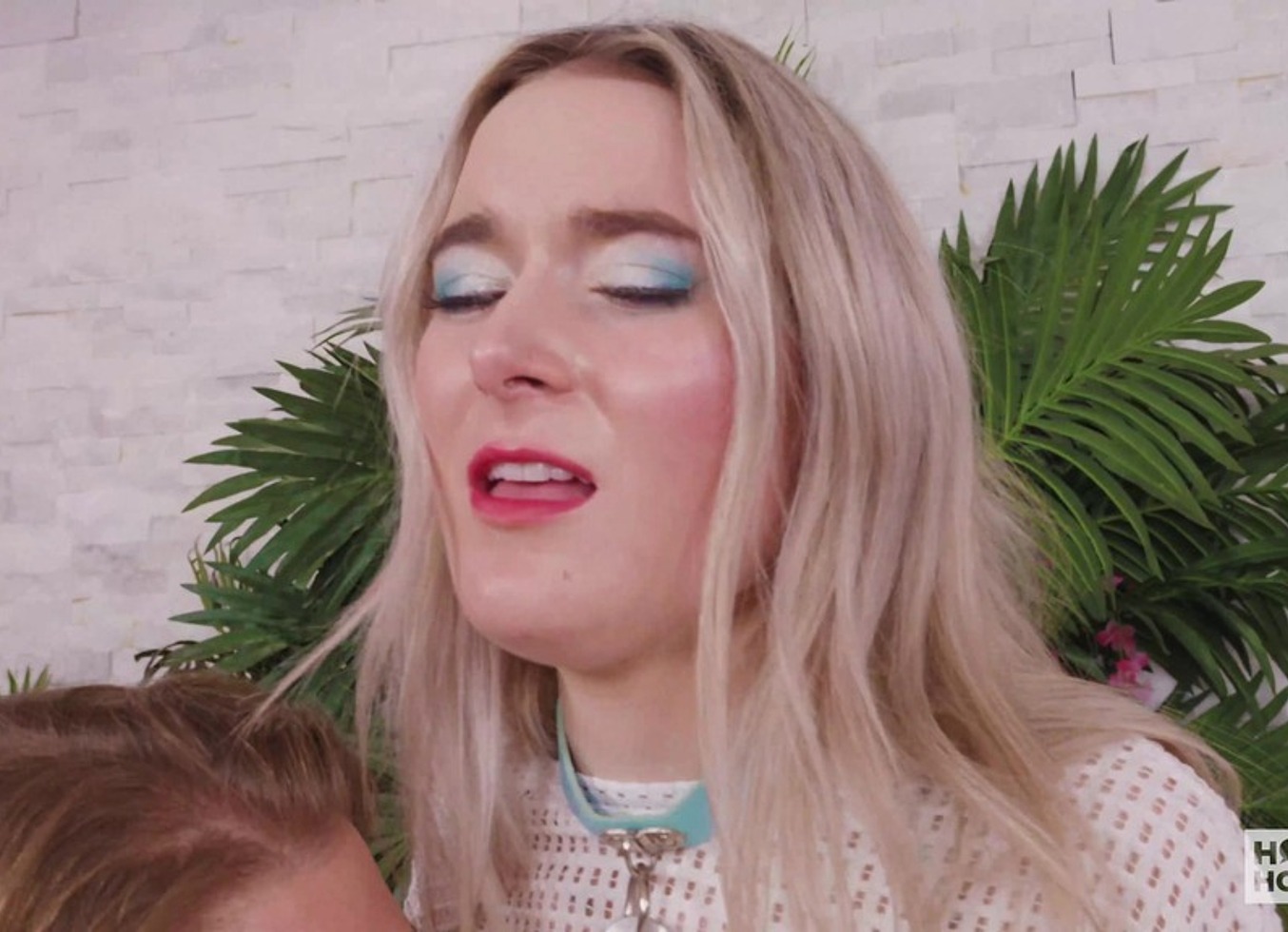 Blonde Stunner Thea Summers Sucks & Rides A Big Dick Raw!