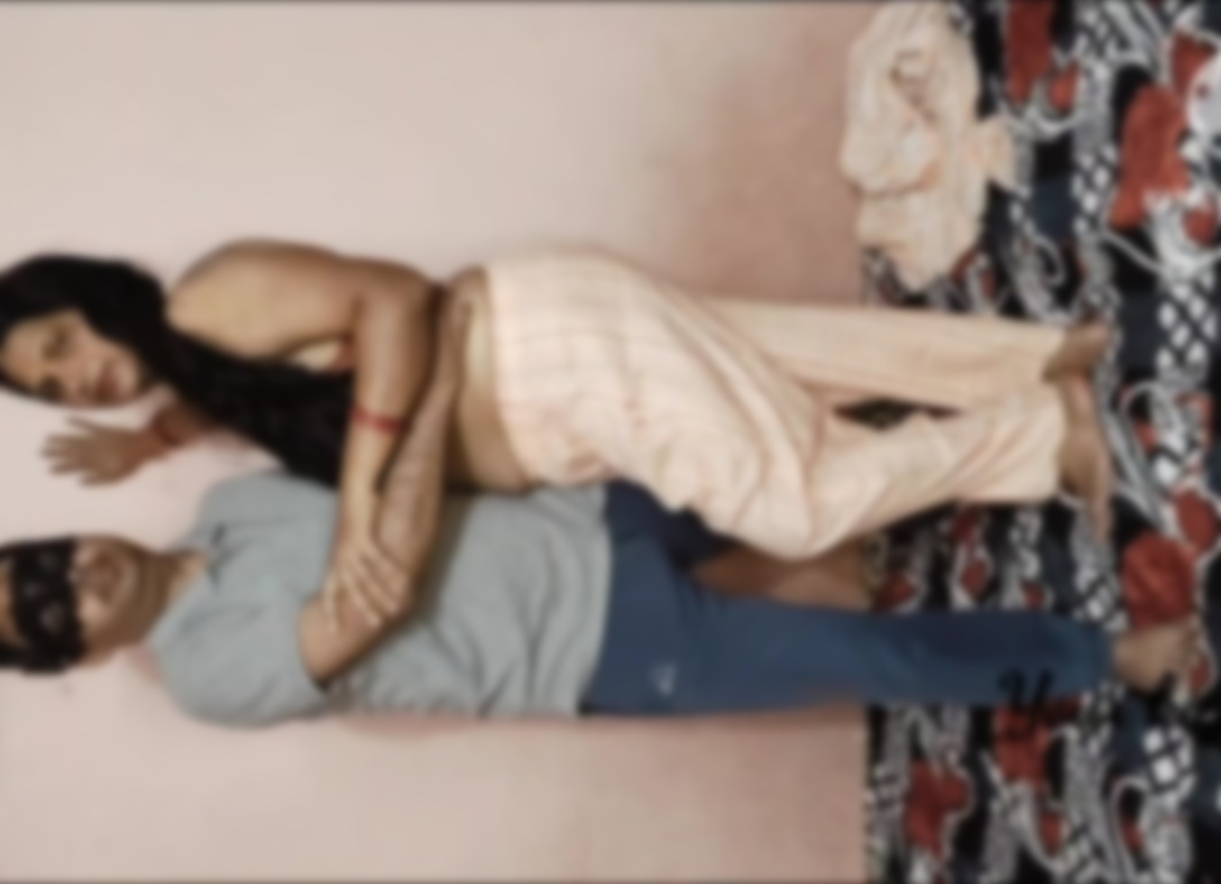 Paapaa Kii Duusrii Gdraaii Biibii Ko Jmkr Codaa