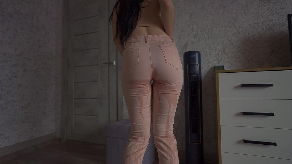 female desperation pee in jeans 1080 (Mefantasy) female desperation pee in jeans 1080 (Mefantasy)