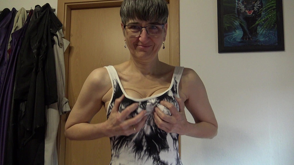 he comes hot (GermanHotMilf, Richm) he comes hot (GermanHotMilf, Richm)