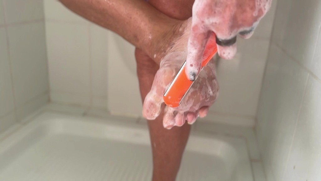 wet & wild - shower foot indulgence (Dominatrix Frida) wet & wild - shower foot indulgence (Dominatrix Frida)