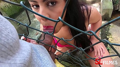 Natalia Prado fudendo a novinha no quintal de casa