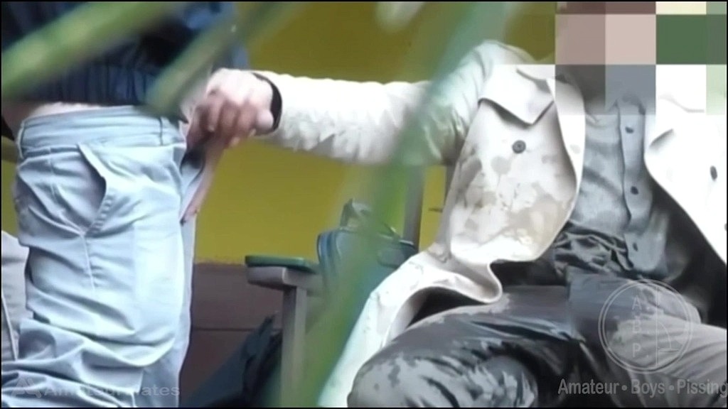 a bench encounter turns into a public piss humiliation (Biflatmate,Shyflatmate) a bench encounter turns into a public piss humiliation (Biflatmate,Shyflatmate)