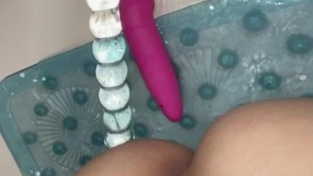juicy pussy..anal,pussy masturbation..vibrator on the clitoris..triple pleasure (Angelsmit) juicy pussy..anal,pussy masturbation..vibrator on the clitoris..triple pleasure (Angelsmit)