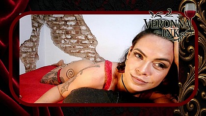Veronna com lingerie vazada e dildo de tentaculo I