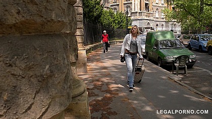 Tourist Angel Black ass fucked by stranger until she orgasms really hard GP650