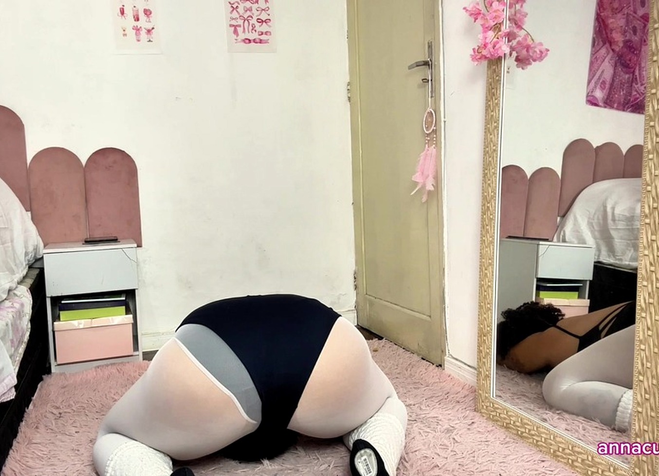 Chubby Ballerina Farting While Stretching After Class