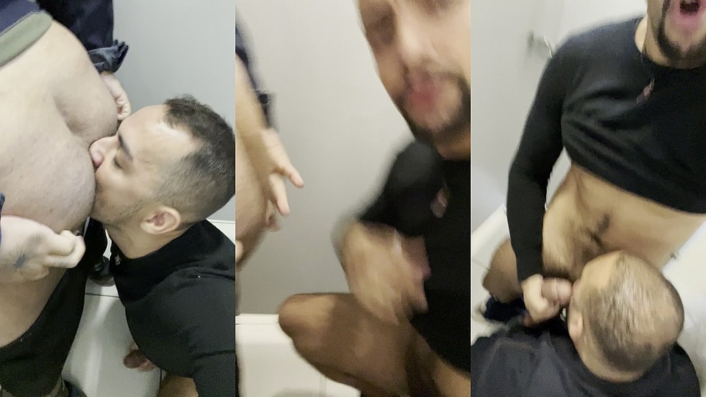 no banheiro um sexo gostoso e no pelo com o faxineiro (Socyal Sem Camisa, O Puto Sp) no banheiro um sexo gostoso e no pelo com o faxineiro (Socyal Sem Camisa, O Puto Sp)