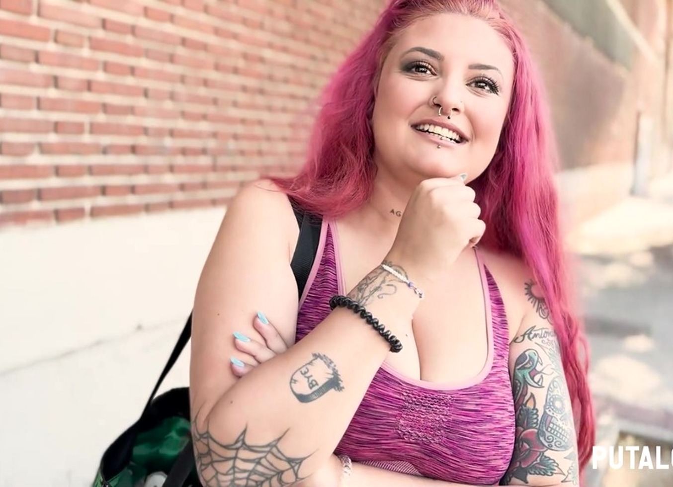 Putalocuras - Torbe Pilla A La Tetona Espanola Tatuada Rebeca Addams Y Se La Folla Muy Duro