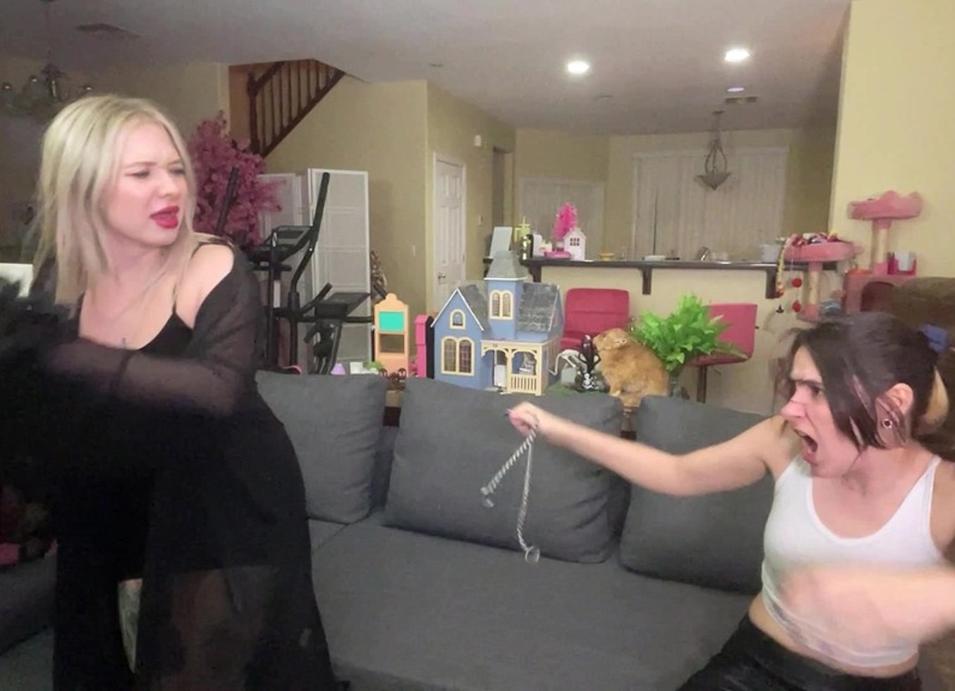 Ziva Fey And Kaiia Eve - Vampire Seductress Ko Bites
