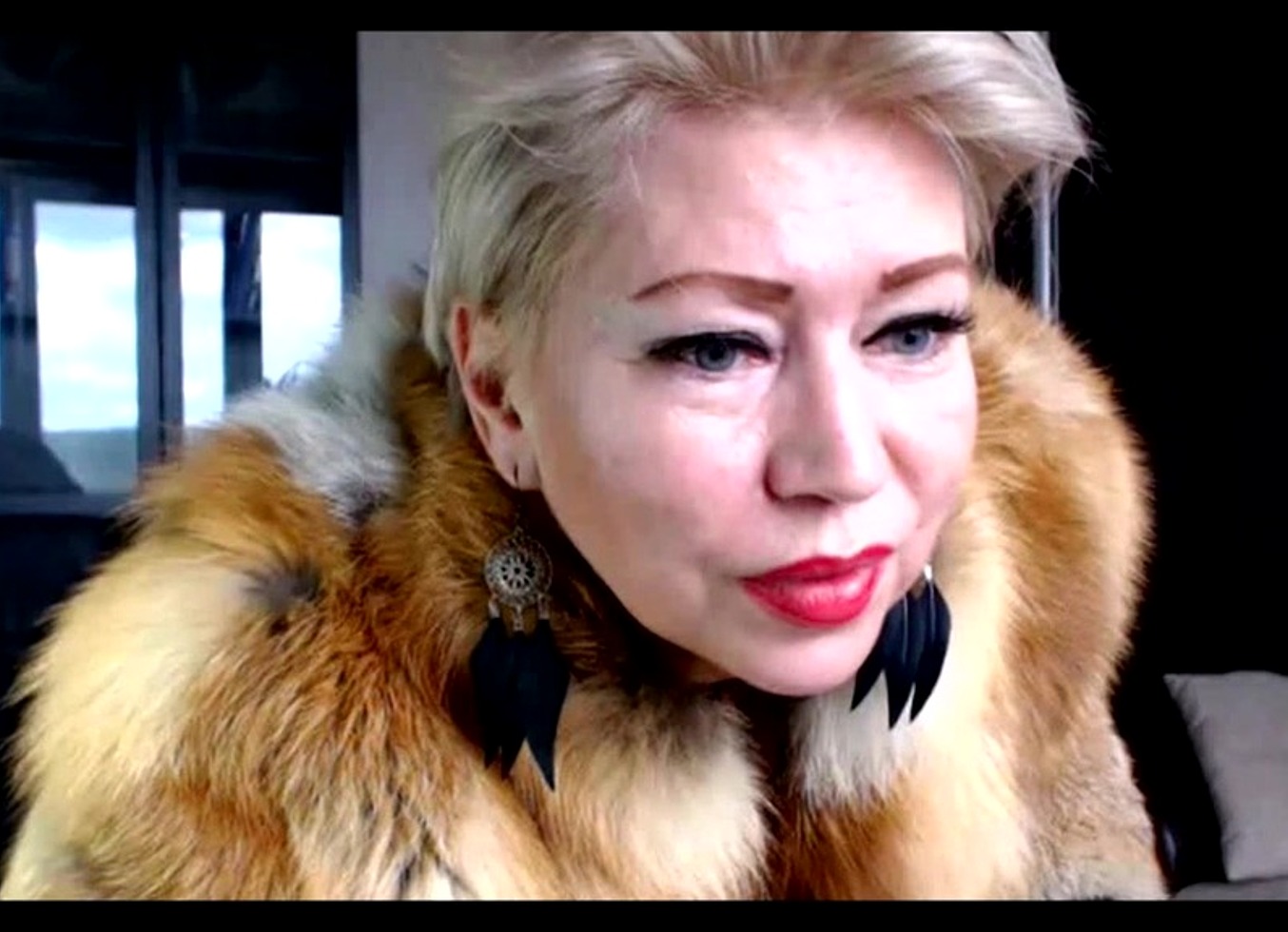 Mature Bitch In A Fur Coat... Performance By The Famous Webcam Whore And Singer Aimee Hot MILF ))