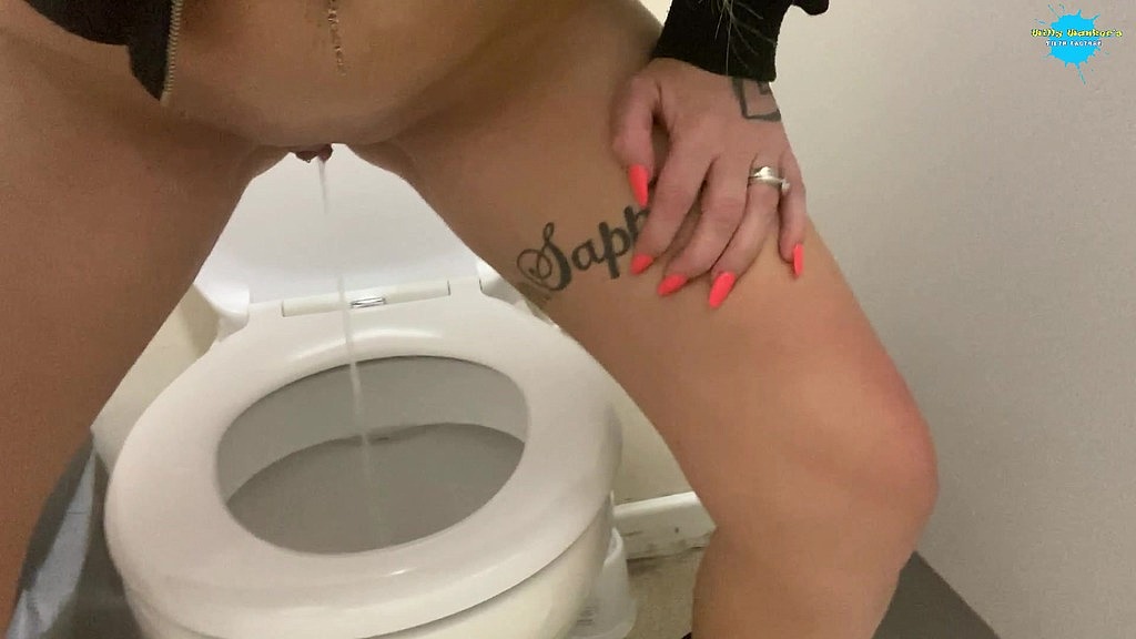 come with me to pee (Classy Filth) come with me to pee (Classy Filth)