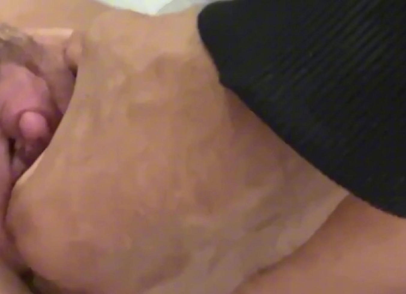 Personal Mete Na Aluna MILF Em Cima Da Bike Ergometrica E Goza No Grelao Dela