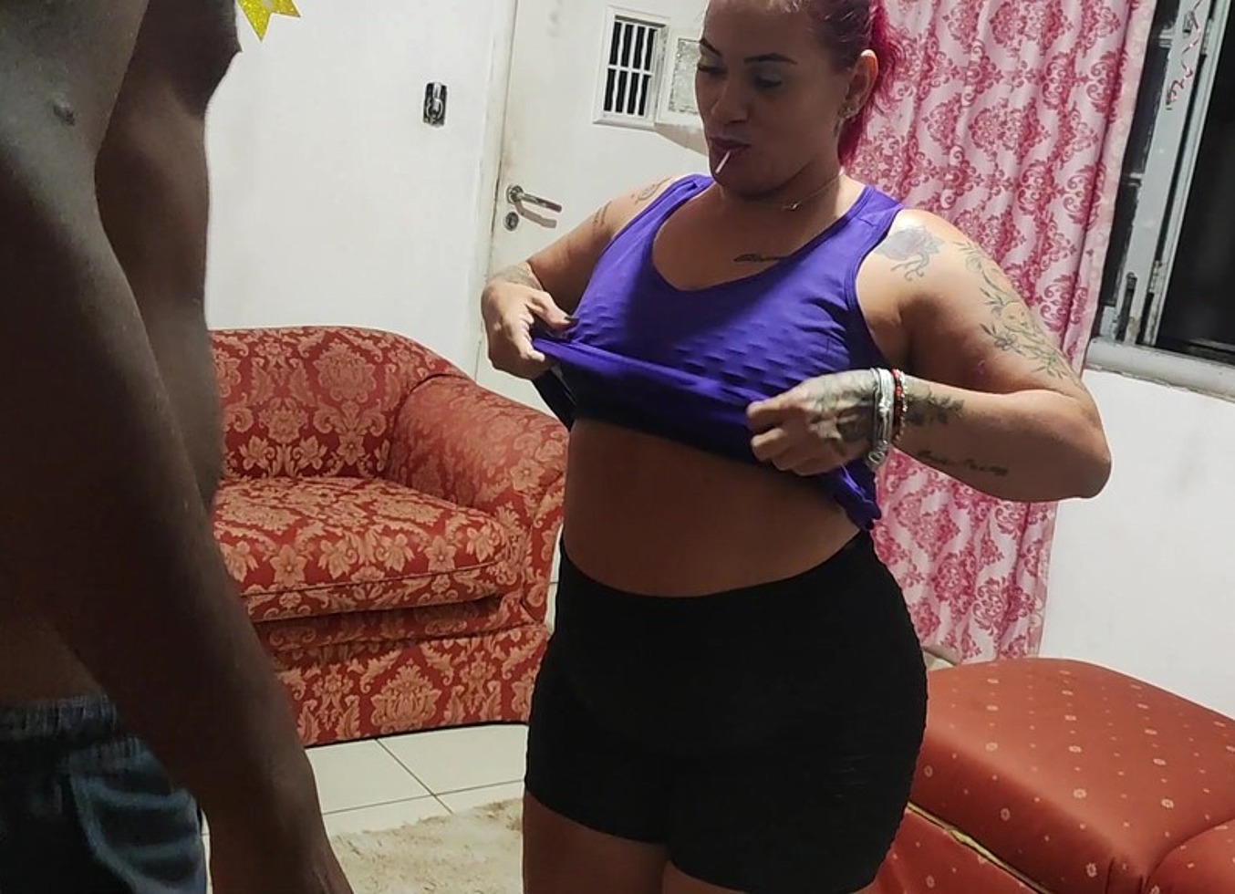 Depois Da Academia Fui En Caso Arrastando Un Treinador Que Ten Un Grande Pau Ebony