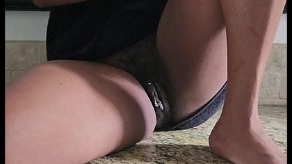 Moisturizing My Size 11s (And Everything Else) After My Shower