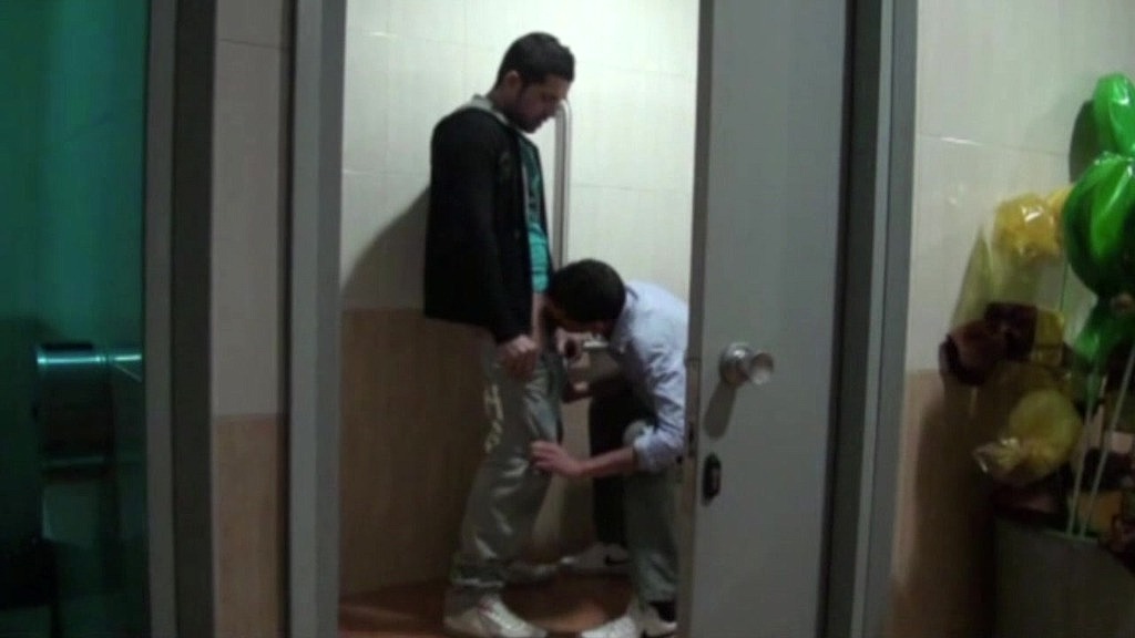 464 arab fucked by latino in public toilets (Billy Baval, Junior Mendes) 464 arab fucked by latino in public toilets (Billy Baval, Junior Mendes)