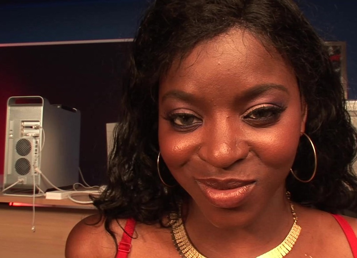 Leah Luv Loves Her Clear Dildo