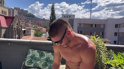 FUDENDO O BOY DA LAJE