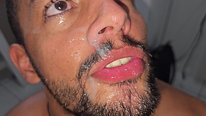 Conheci um pescador roludo e socou gostoso, casado que nao come cu em casa, comeu o gay e gozou na cara dele.
