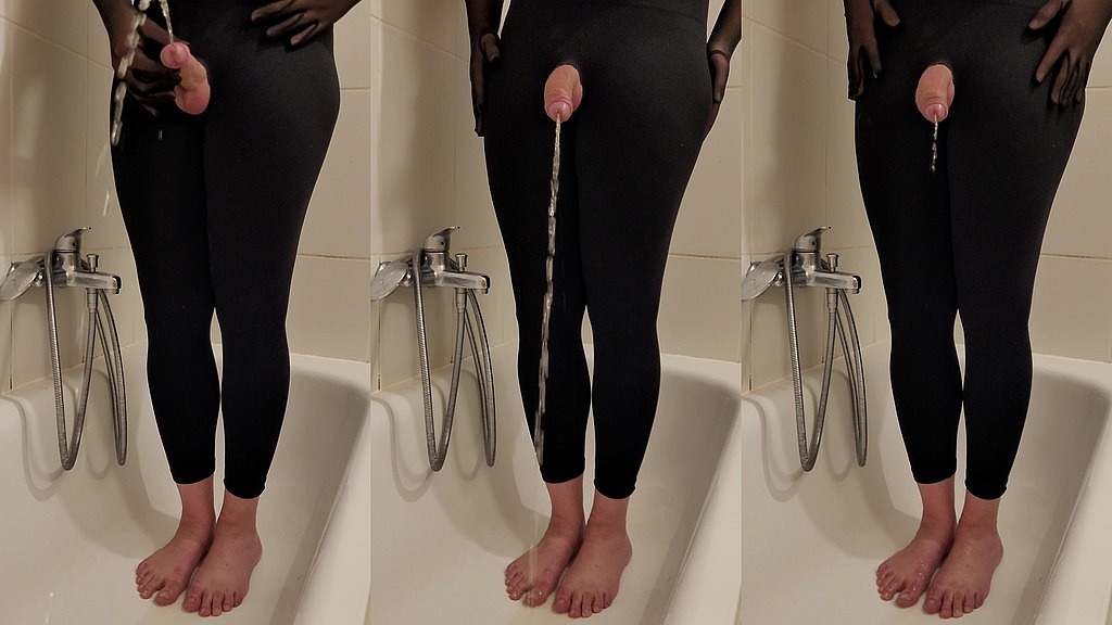 piss on my feet (Ts_golden_s) piss on my feet (Ts_golden_s)