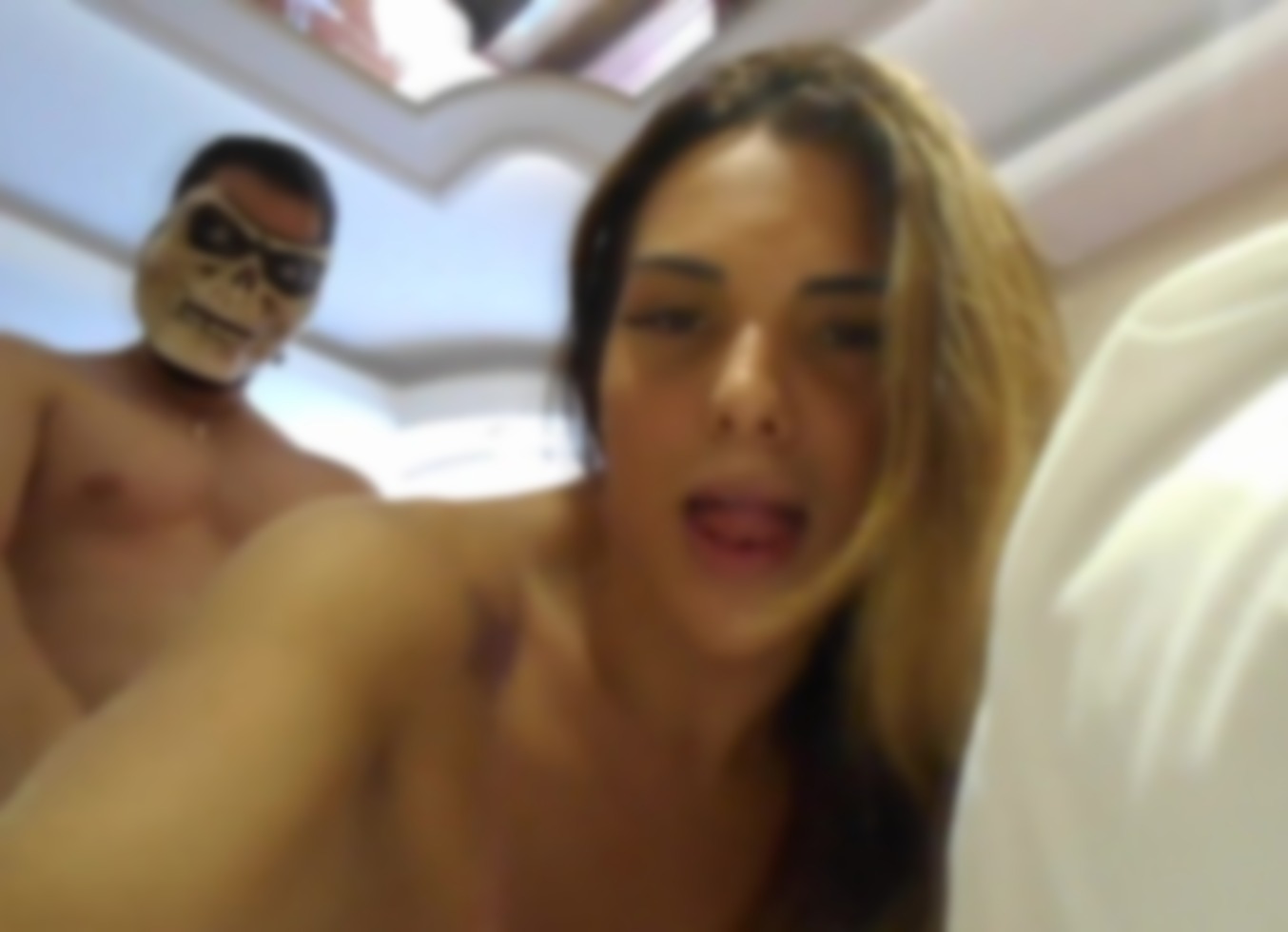 Famoso Video Leo Skull & Melyna Merlim