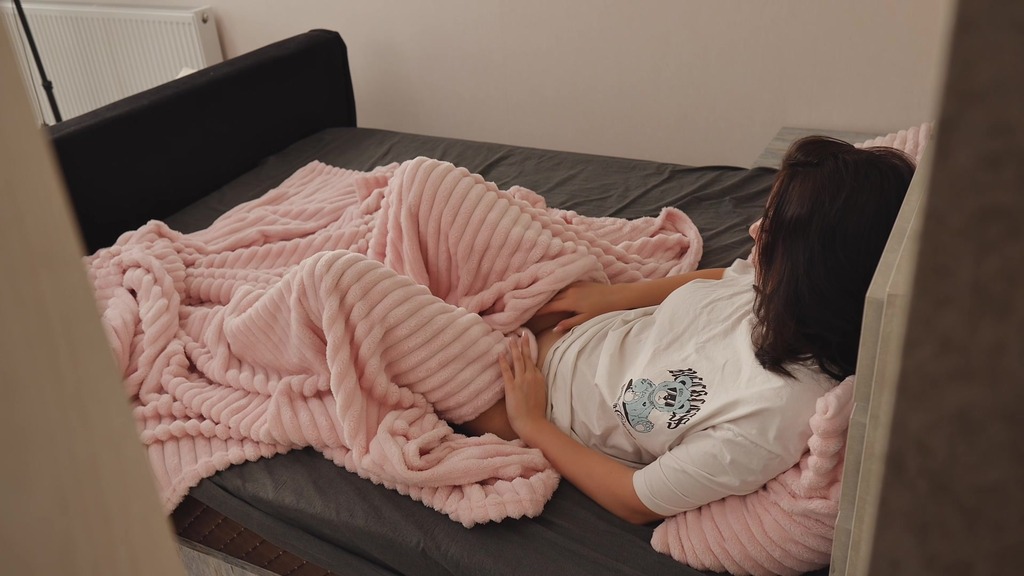 stepbrother caught me masturbating and got to wreck my tight pussy by huge dick