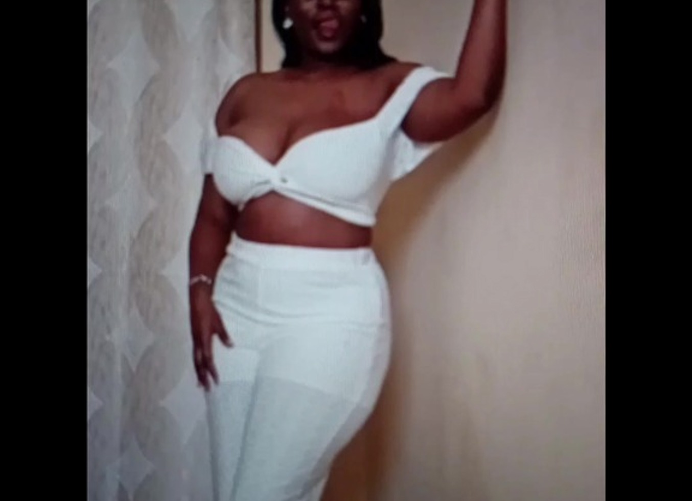 My Queen Modeling To Get Ready And Start The Show
