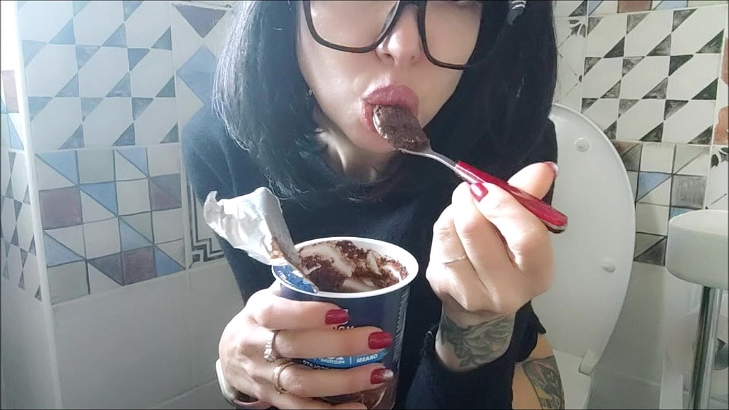 my soft chocolate on the wc (Blackwidow, Chantal channel) my soft chocolate on the wc (Blackwidow, Chantal channel)