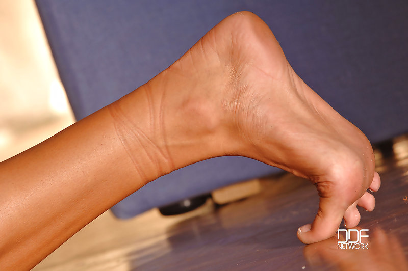 Surreal in the heels! #12