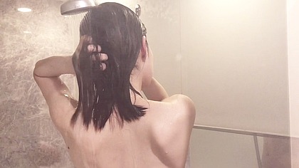 Ordinary bathing of Japanese college student