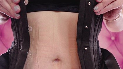 Belly Button Fetish and Oil (Arya Grander)