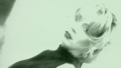 Call Girl & Fashion, Report