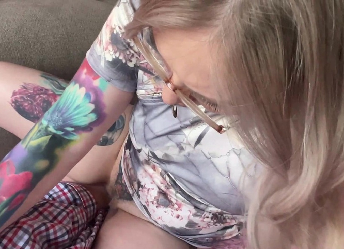 Unsuspecting Roommate Swallowed Whole: Pussy Vore